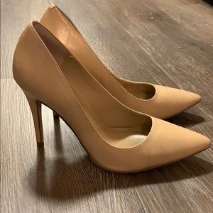 BCBG Oslo Nude Heels Sz 7